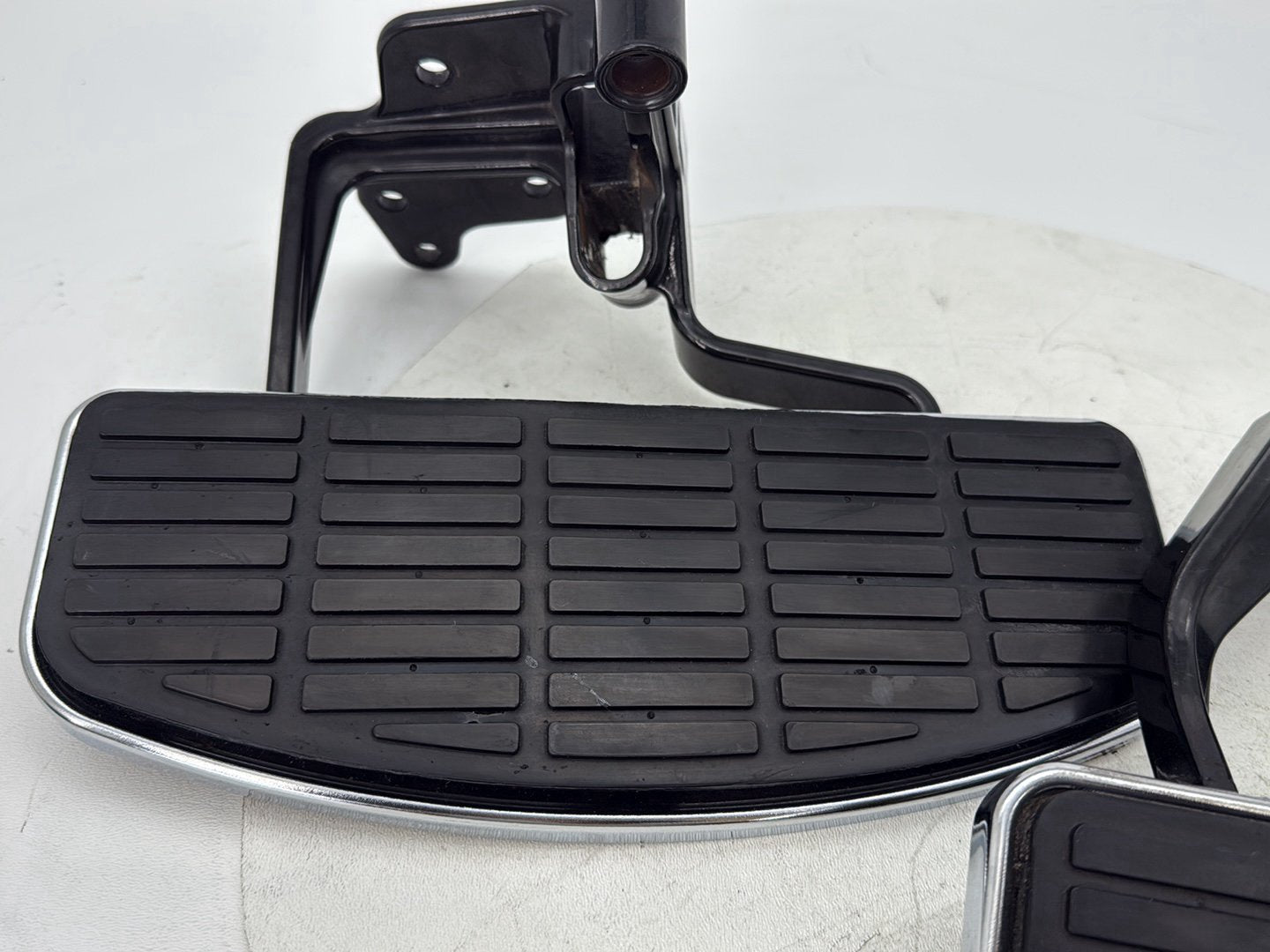 2004 Harley Softail FLSTC Heritage Classic OEM Left Right Driver Floorboard Foot Rest