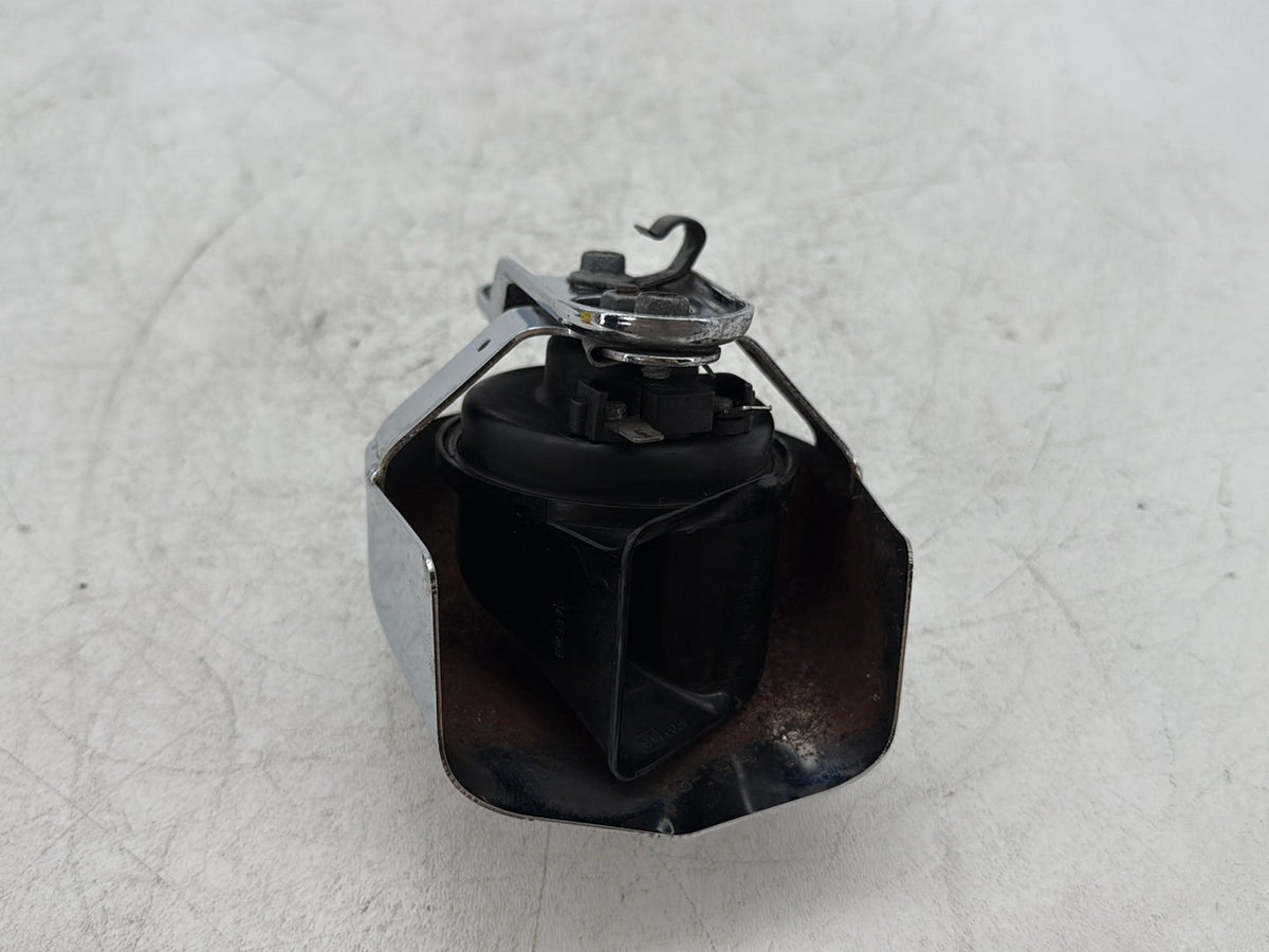 2009 Harley Street Glide Touring FLHX OEM Horn Signal Klaxon Chrome Cover