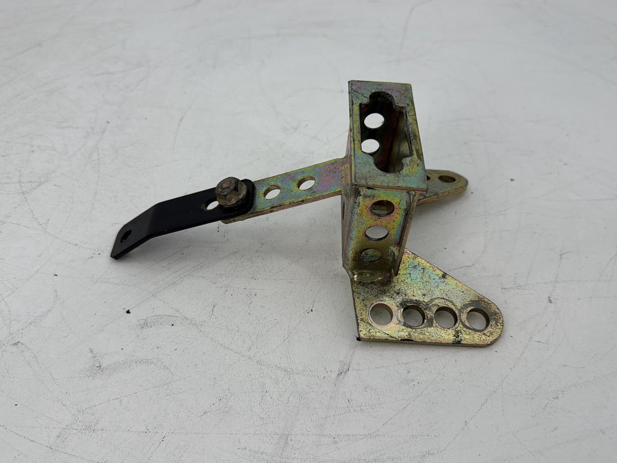 1999 - 2006 Harley-Davidson Touring Electra Glide Classic Front Driver Rider Backrest Bracket Mount 52589-09A