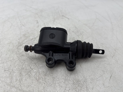 2013 Harley Electra Glide Touring Ultra FLHTCUI OEM Rear Brake Master Cylinder Reservoir