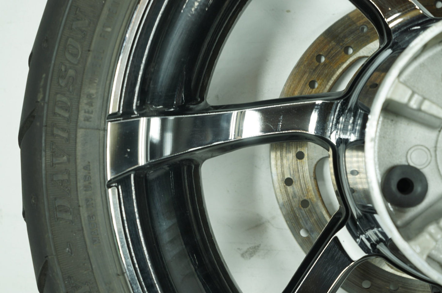 2008 - 2016 Harley-Davidson Touring CVO Road Glide Rear Wheel Rim Tire 40225-10