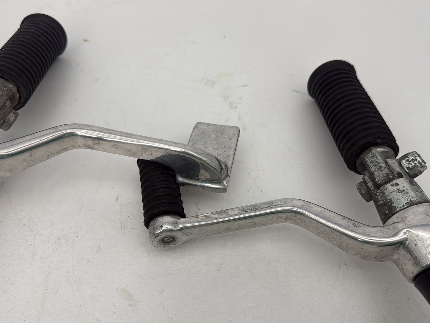 2003 Harley Sportster XL1200C 1200 Custom Anniversary OEM Left Right Foot Brake Control Pegs
