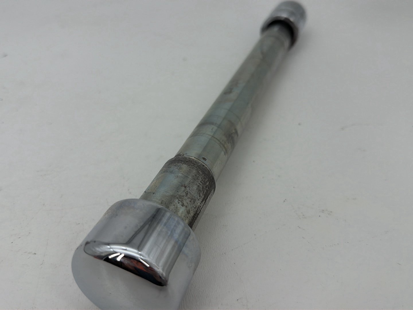 1999 - 2006 Harley-Davidson Touring Road King Front Wheel Axle Bolt Shaft  	43364-00