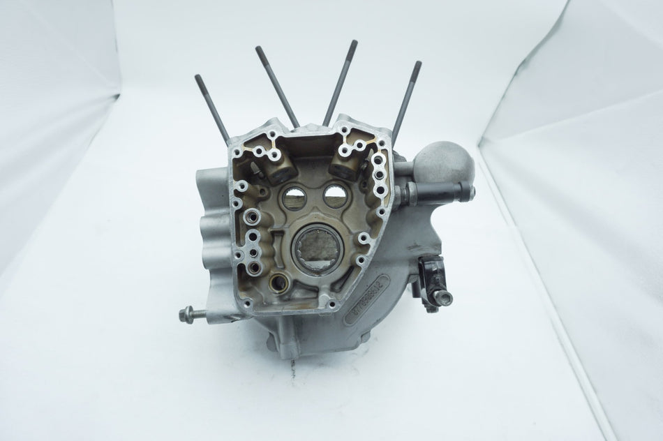 2007 - 2011 Harley-Davidson Touring Electra Glide Crankcase Shaft Engine Motor Cover 24653-06
