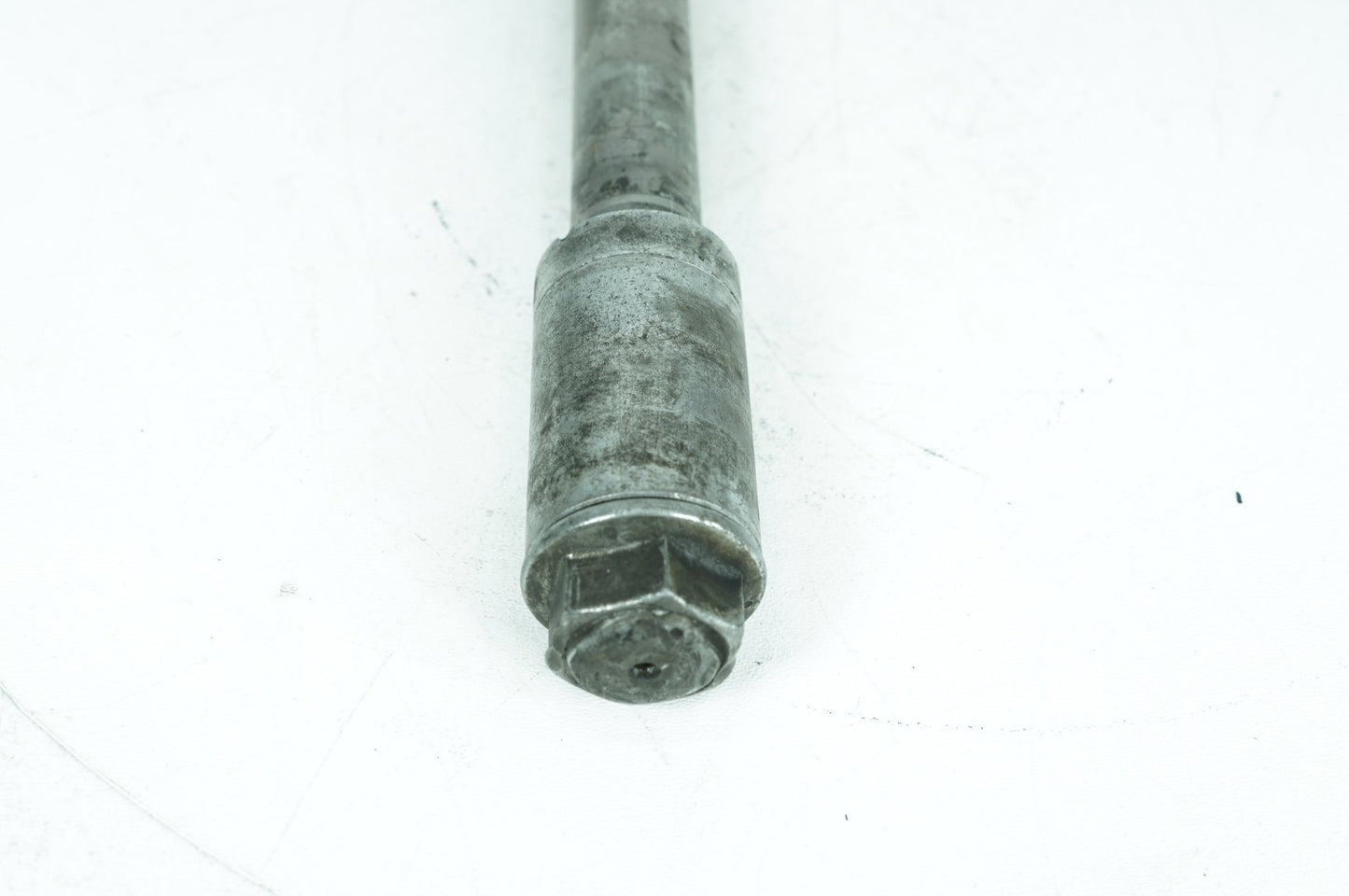 2007 - 2016 Harley-Davidson Dyna Super Glide Rear Wheel Axle Bolt Shaft 41114-06