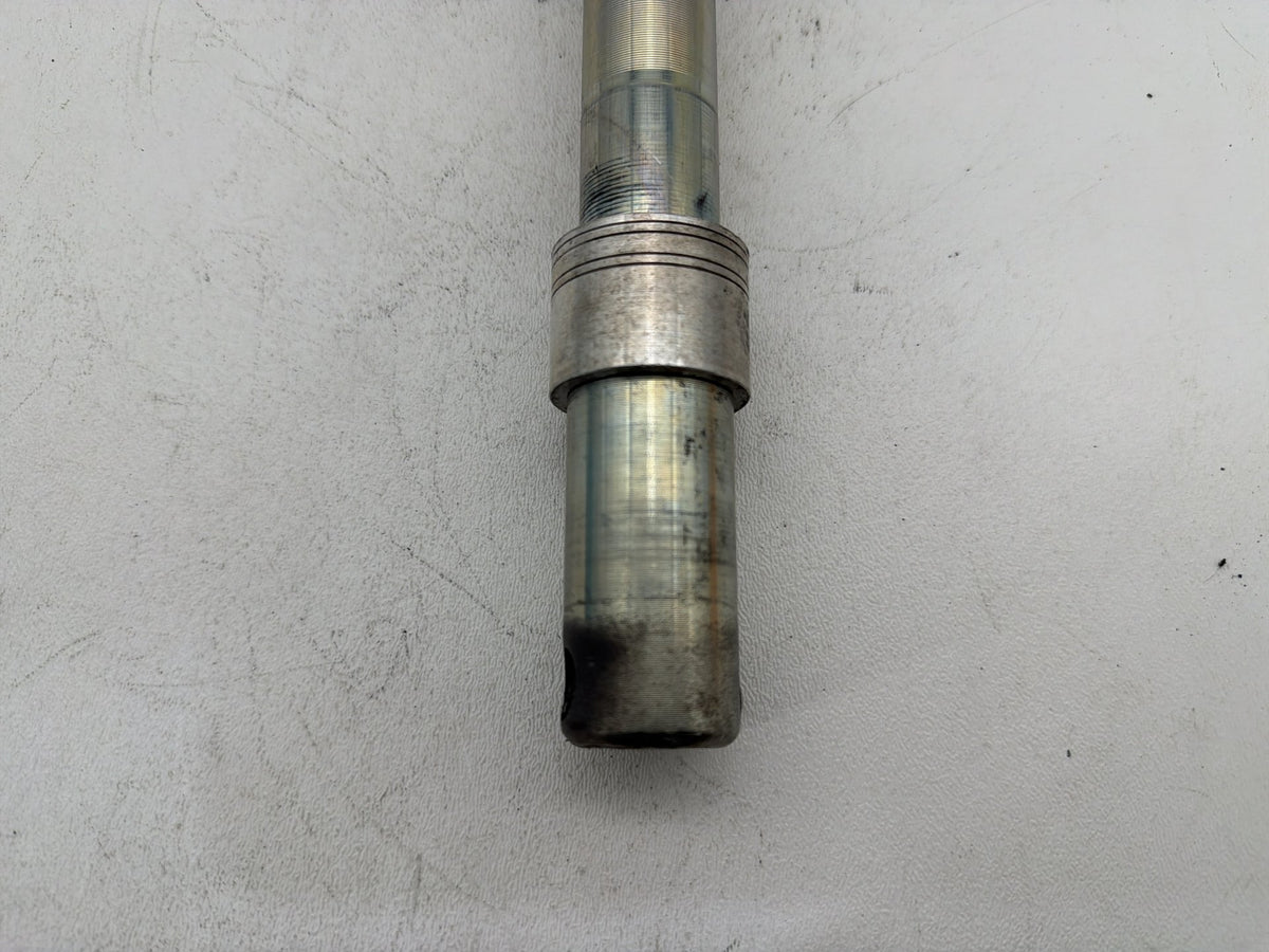 2011 Harley Electra Glide Touring Ultra OEM Front Wheel Axle Bolt Shaft
