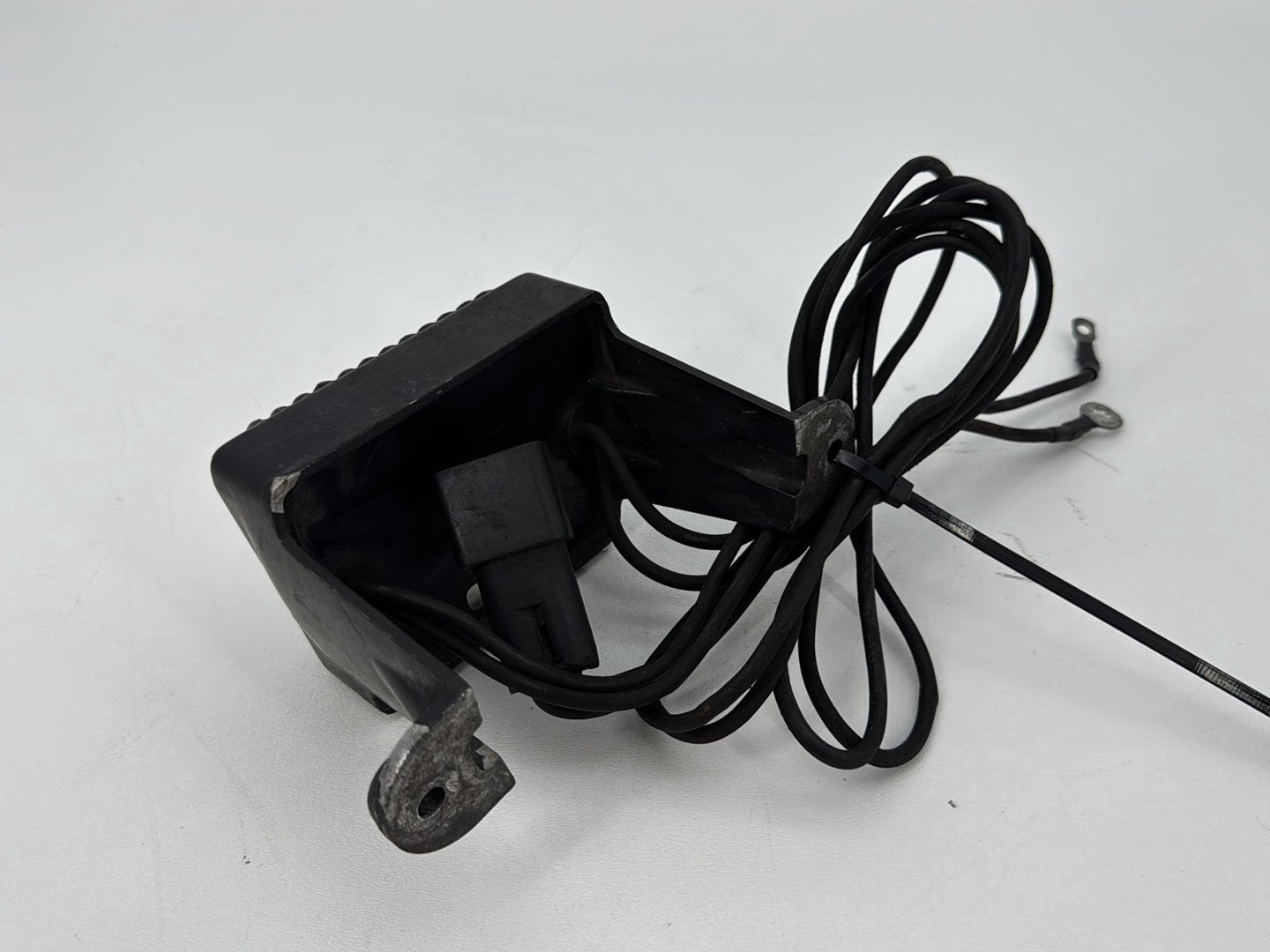 1999 - 2006 Harley-Davidson Touring Electra Glide Classic Voltage Regulator Rectifier   	74505-97A