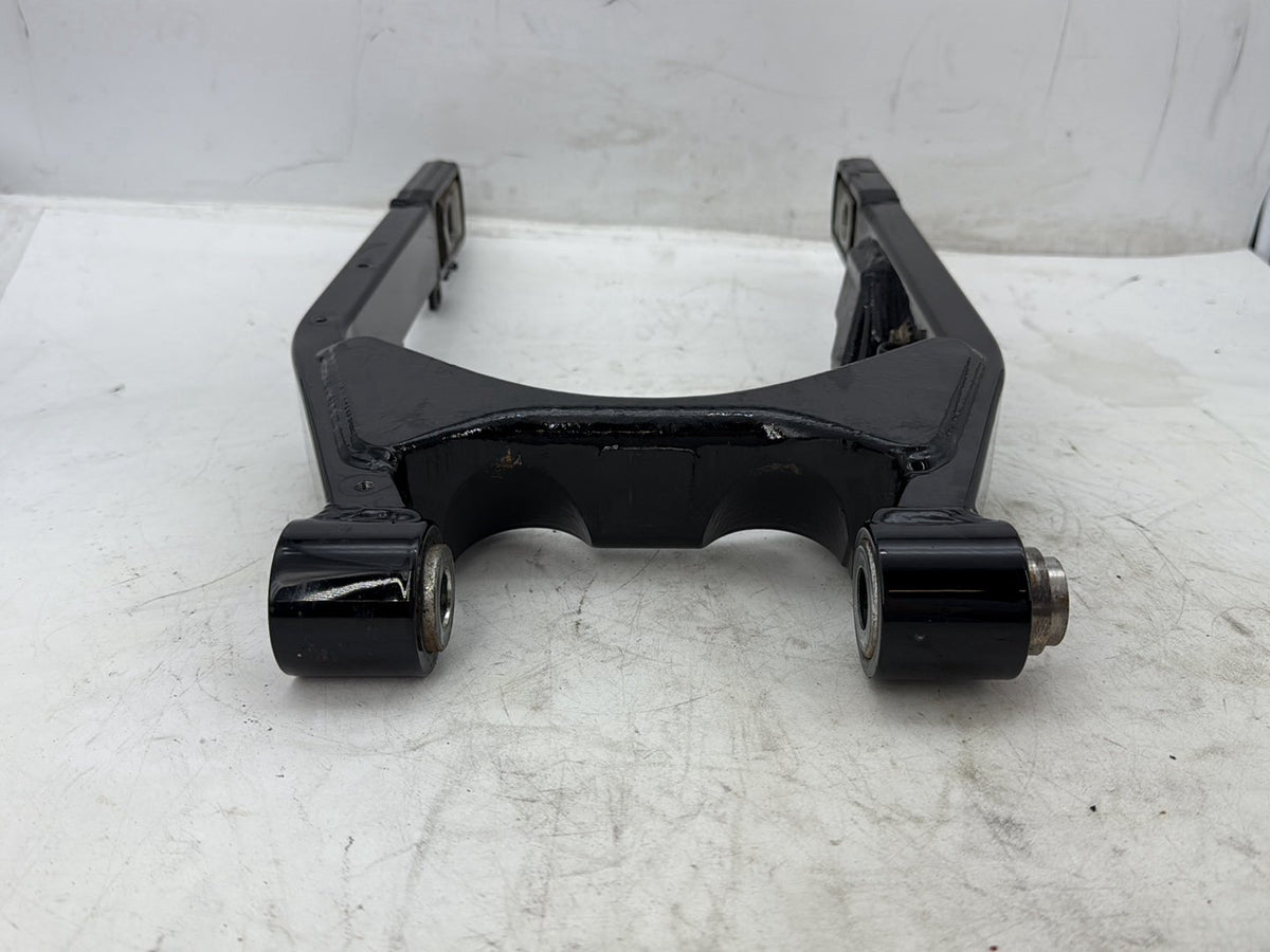 2012 Harley Dyna FXDF Fat Bob OEM Rear Fork Swingarm Swing Arm 47820-10