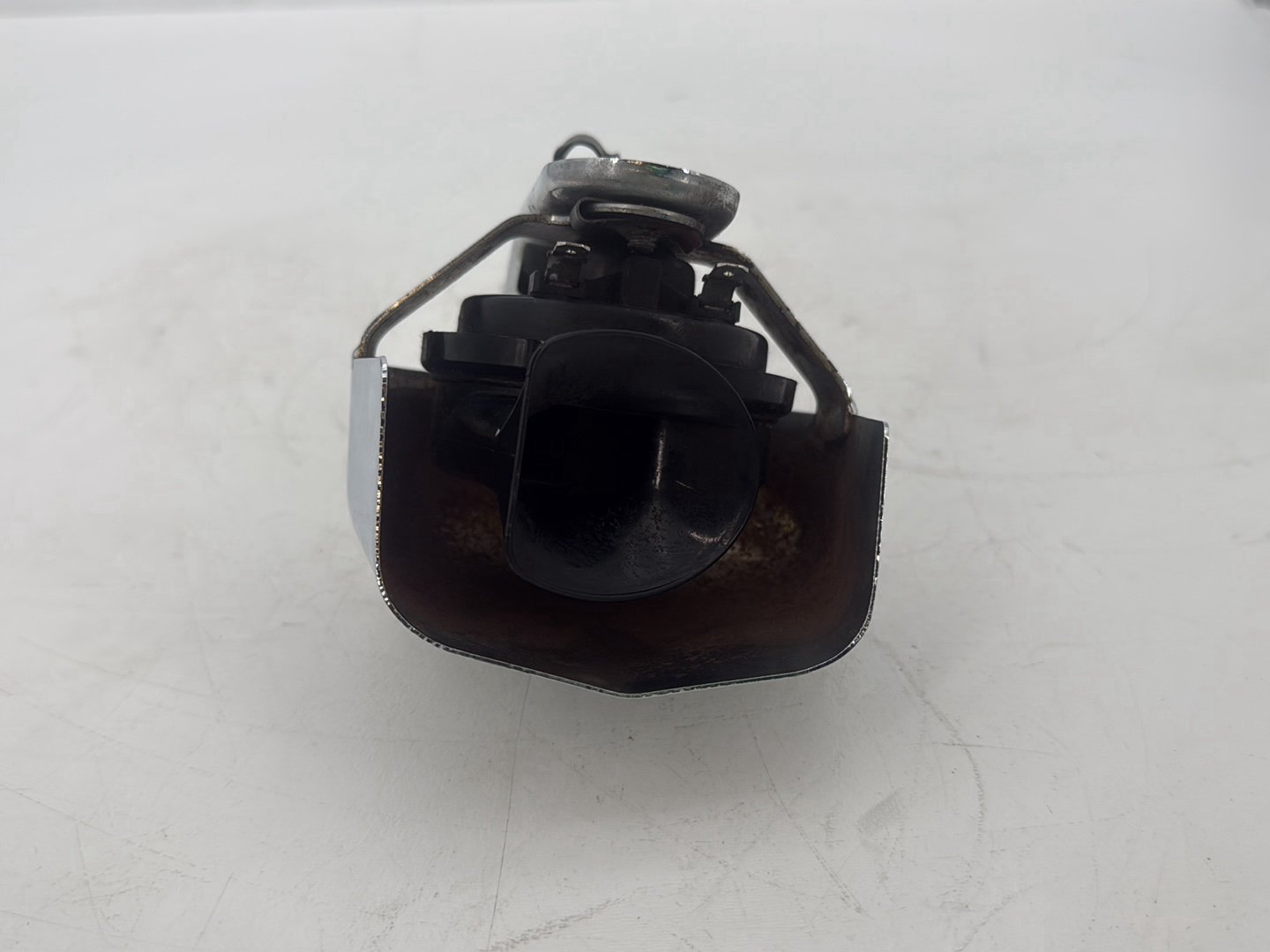 2005 Harley Touring FLHRCI Road King Classic OEM Horn Signal Klaxon Chrome Cover