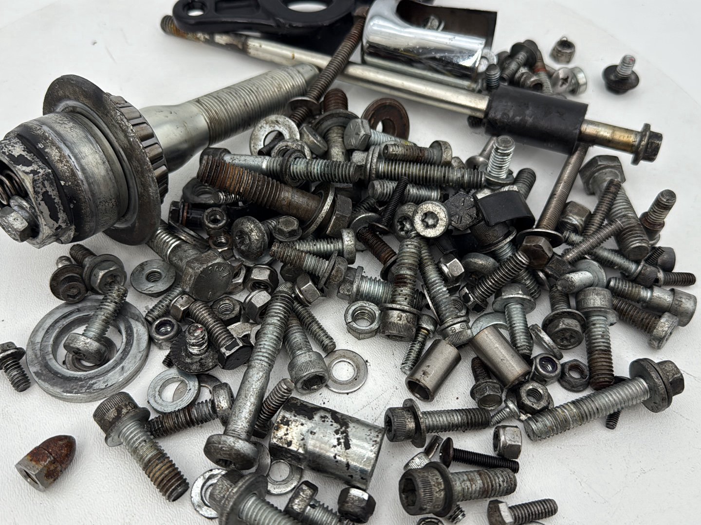 2019 - 2023 Harley-Davidson Touring Road King Special Hardware Bolts Nuts & Brackets 16400005