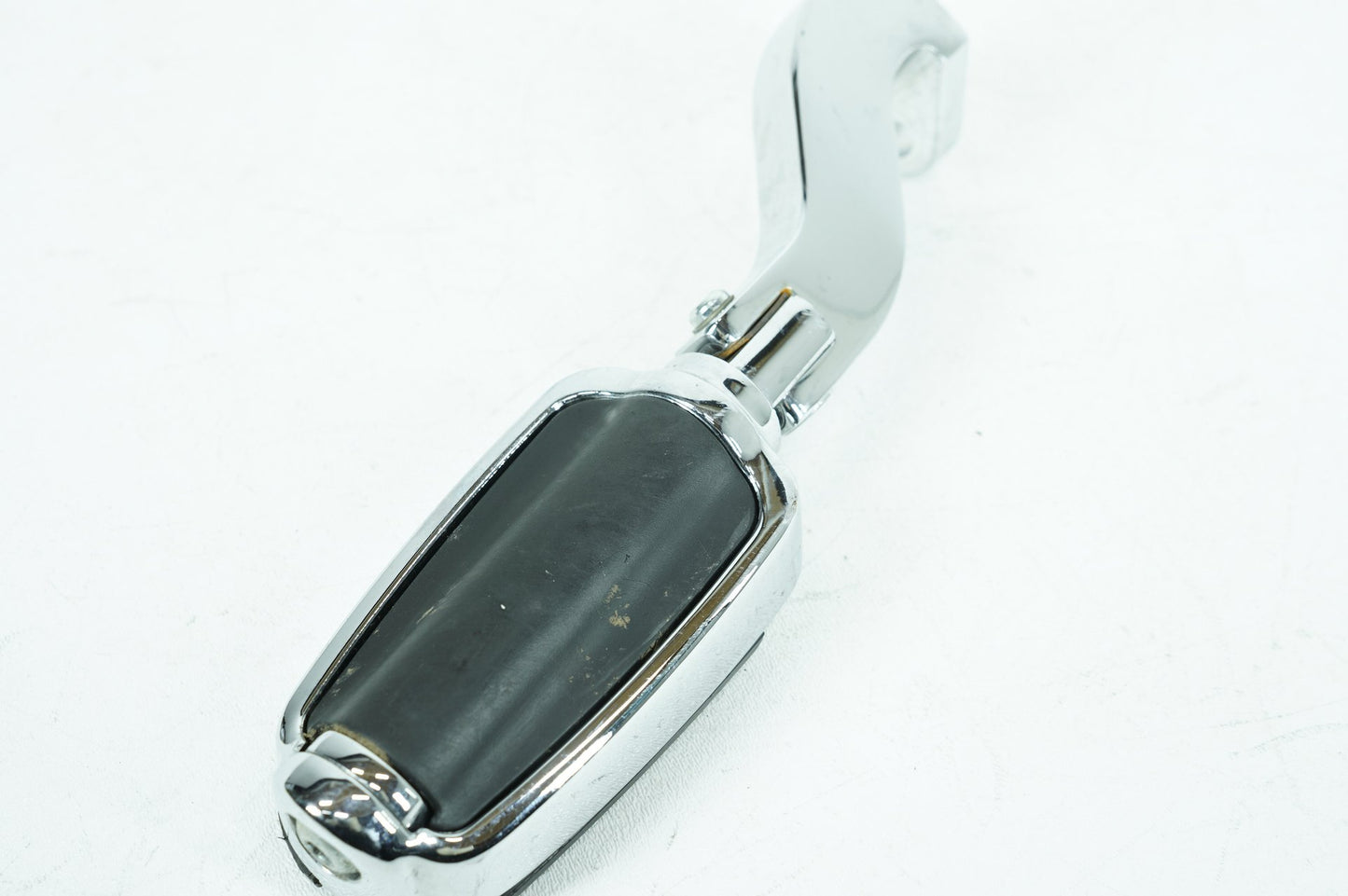 2008 - 2016 Harley-Davidson Touring CVO Road Glide Rear Passenger 1 Foot Peg Step Rest 49036-04A
