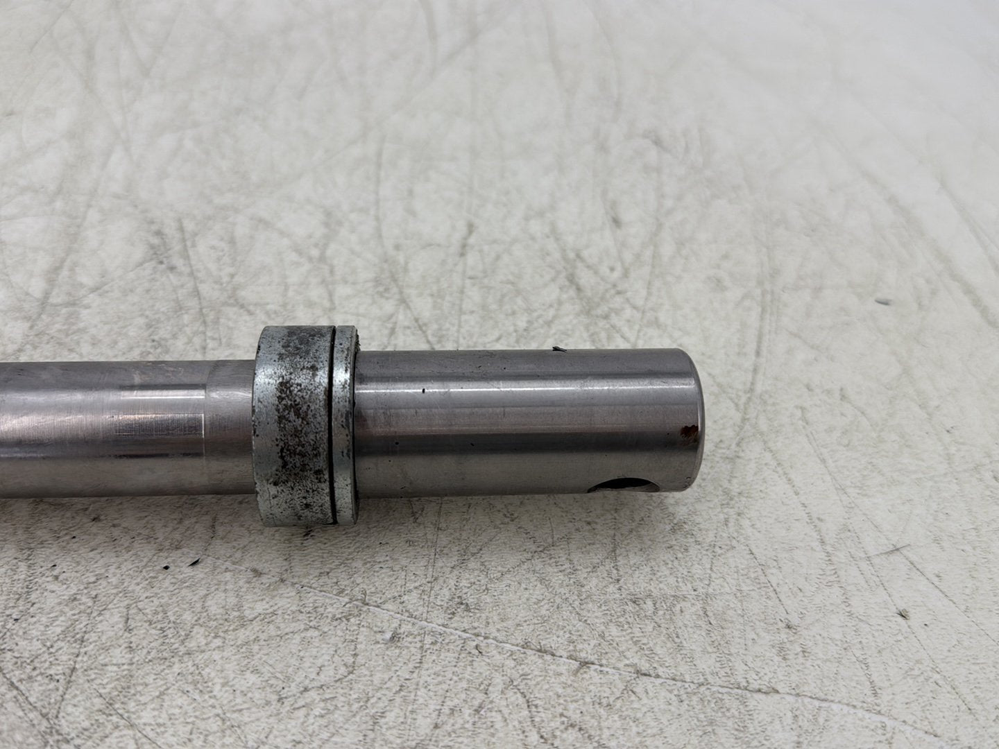 2004 Harley Dyna Super Glide FXDI OEM Front Wheel Axle Bolt Shaft