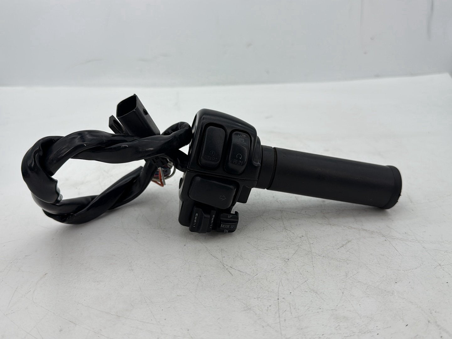 2008 Harley Touring FLHTCU Electra Glide Ultra OEM Right Engine Start Kill Switches Controls