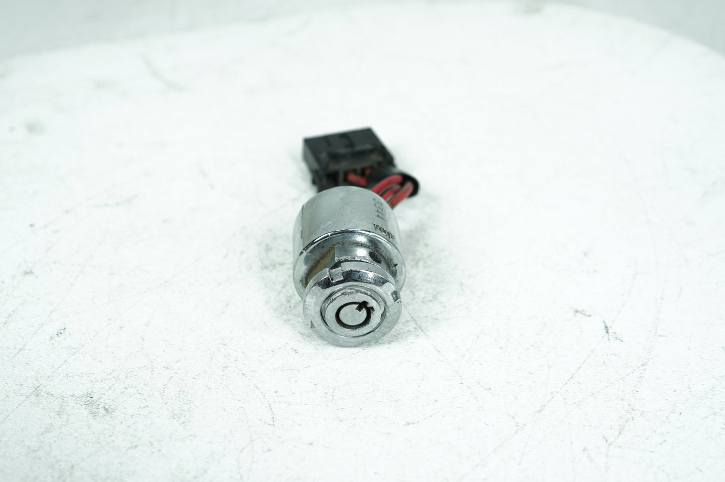 1999 - 2006 Harley-Davidson Dyna Low Rider Ignition Switch Cylinder Barrel Lockset NOKey  	71421-90B