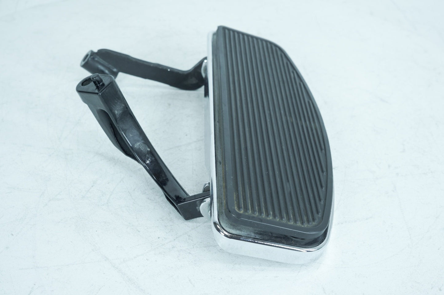 2007 - 2011 Harley-Davidson Touring Electra Ultra Right Driver 1 Floorboard Foot Rest 50614-06