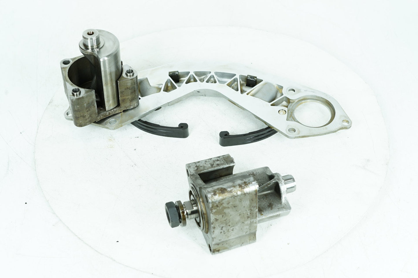 1999 - 2006 Harley-Davidson Softail Heritage Classic Engine Motor Lower Timing Chain Guide 14715-00