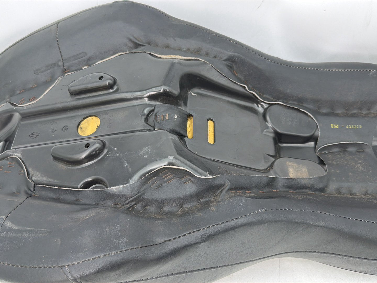 2007 - 2017 Harley-Davidson Dyna Super Glide Custom Passenger Rider Driver Seat Saddle 51819-07