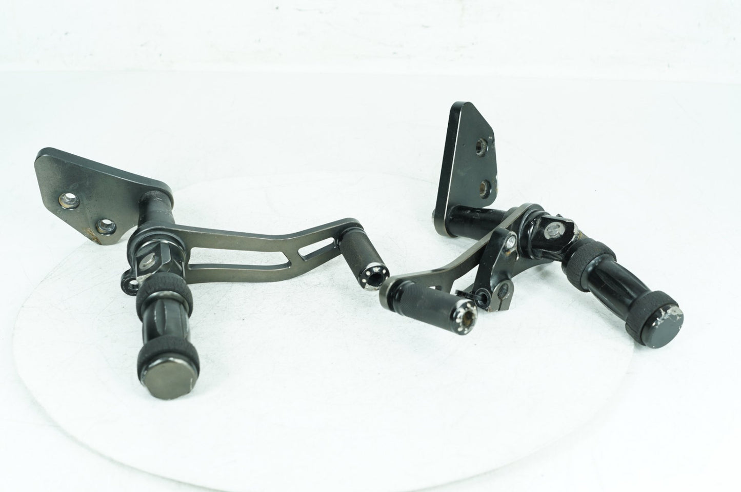 2007 - 2017 Harley-Davidson Dyna Street Bob Left & Right Driver Step Foot Rest Pegs TARAZON