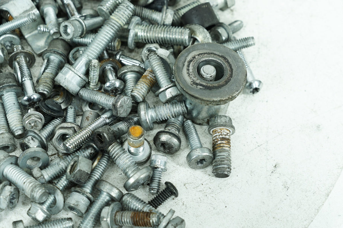 2013 Harley-Davidson Touring FLHX - Hardware Bolts Nuts & Brackets