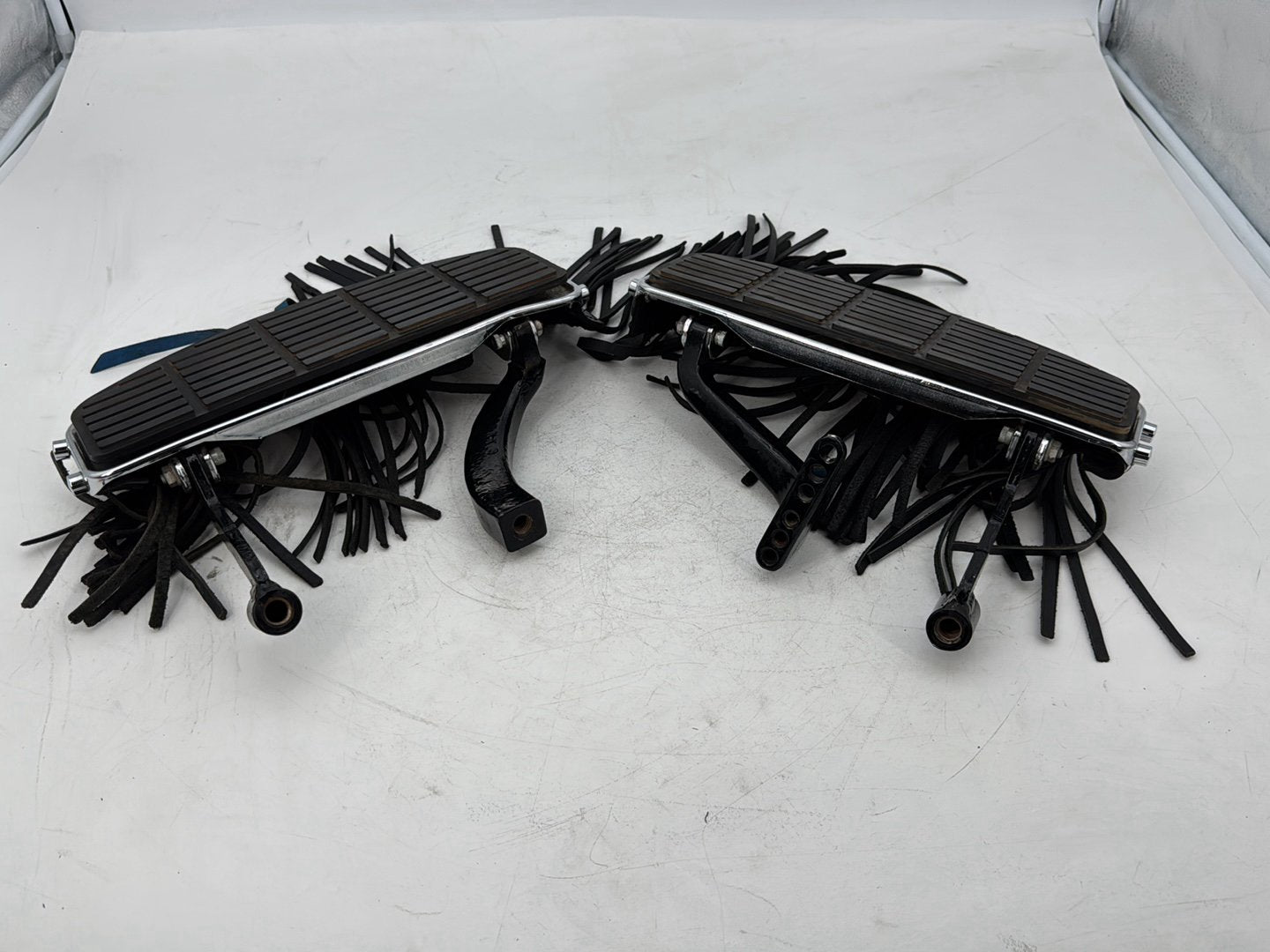 1999 - 2006 Harley-Davidson Touring Electra Glide Classic Left Right Driver Floorboard Foot Rest 50621-79A