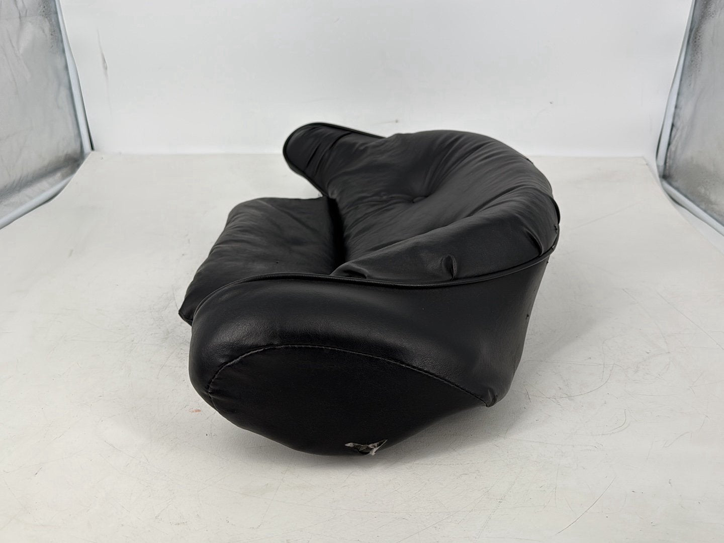 1999 - 2006 Harley-Davidson Touring Electra Glide Classic Rear Passenger Backrest Cushion Pad 52201-97A