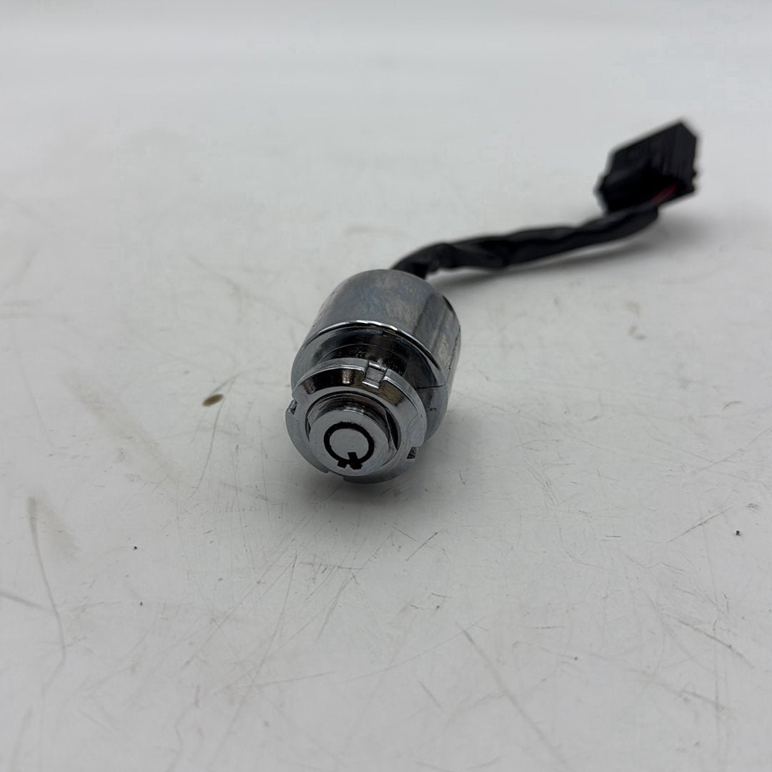 1999 - 2006 Harley-Davidson Dyna Low Rider Ignition Switch Cylinder Barrel Lockset NOKey  	61272-92C