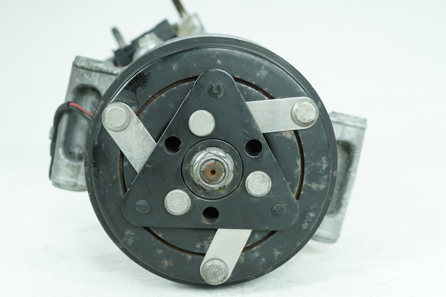 2013 - 2015 Jaguar XF  Air Conditioning Compressor Bracket