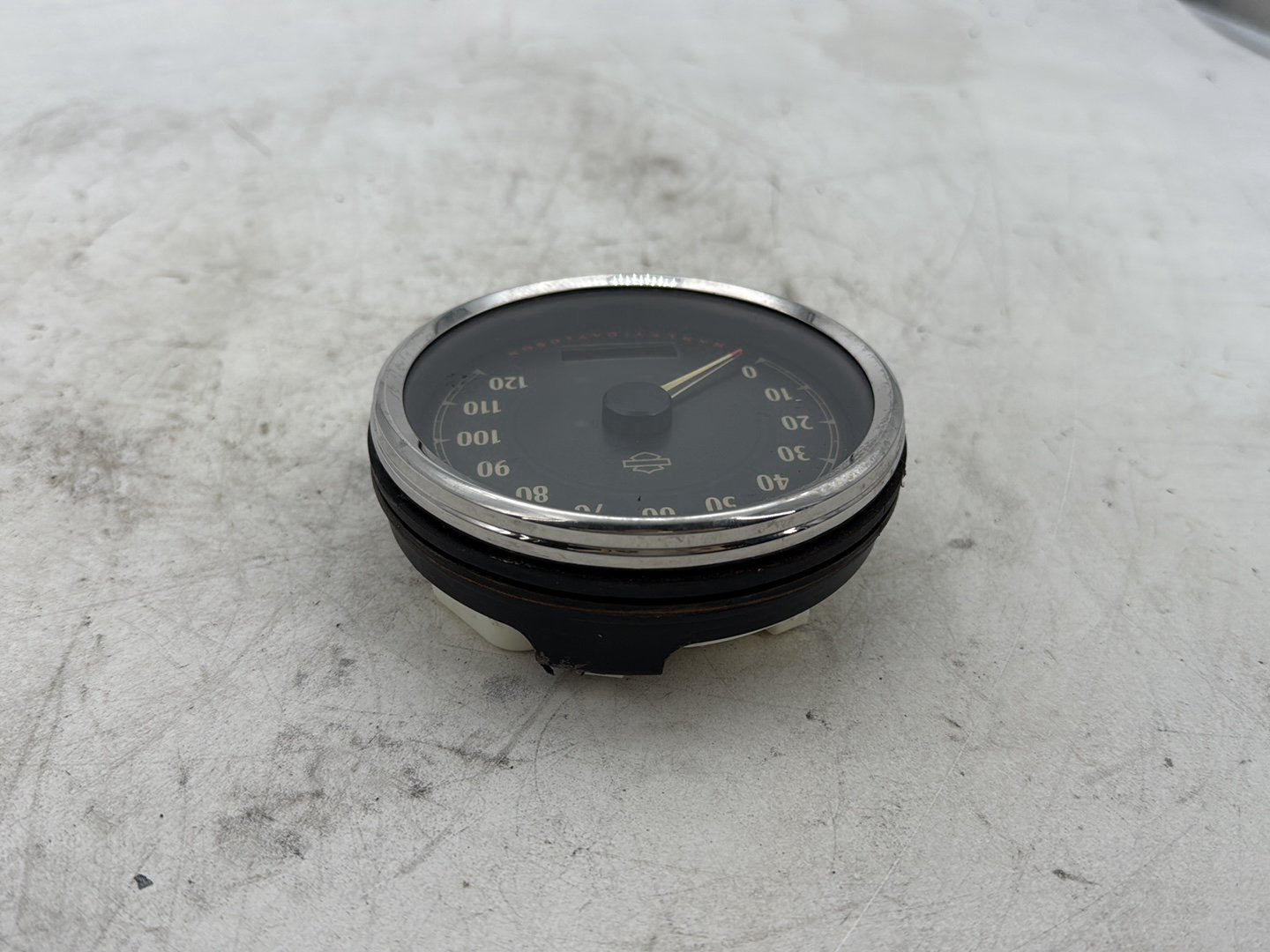 2012 Harley Dyna FXDF Fat Bob OEM Speedo Speedometer Gauge Cluster