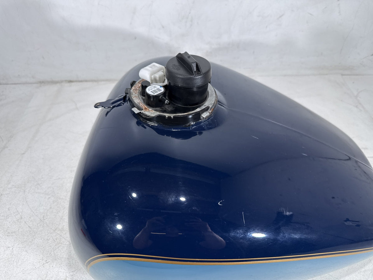 2011 Harley Electra Touring Police OEM Fuel Gas Tank Gasoline Reservoir & Pump