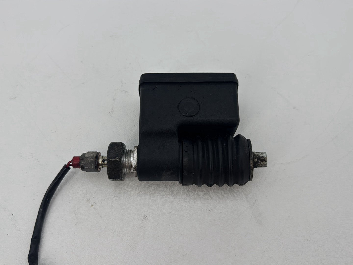 1999 - 2006 Harley-Davidson Dyna Low Rider Rear Brake Master Cylinder Reservoir