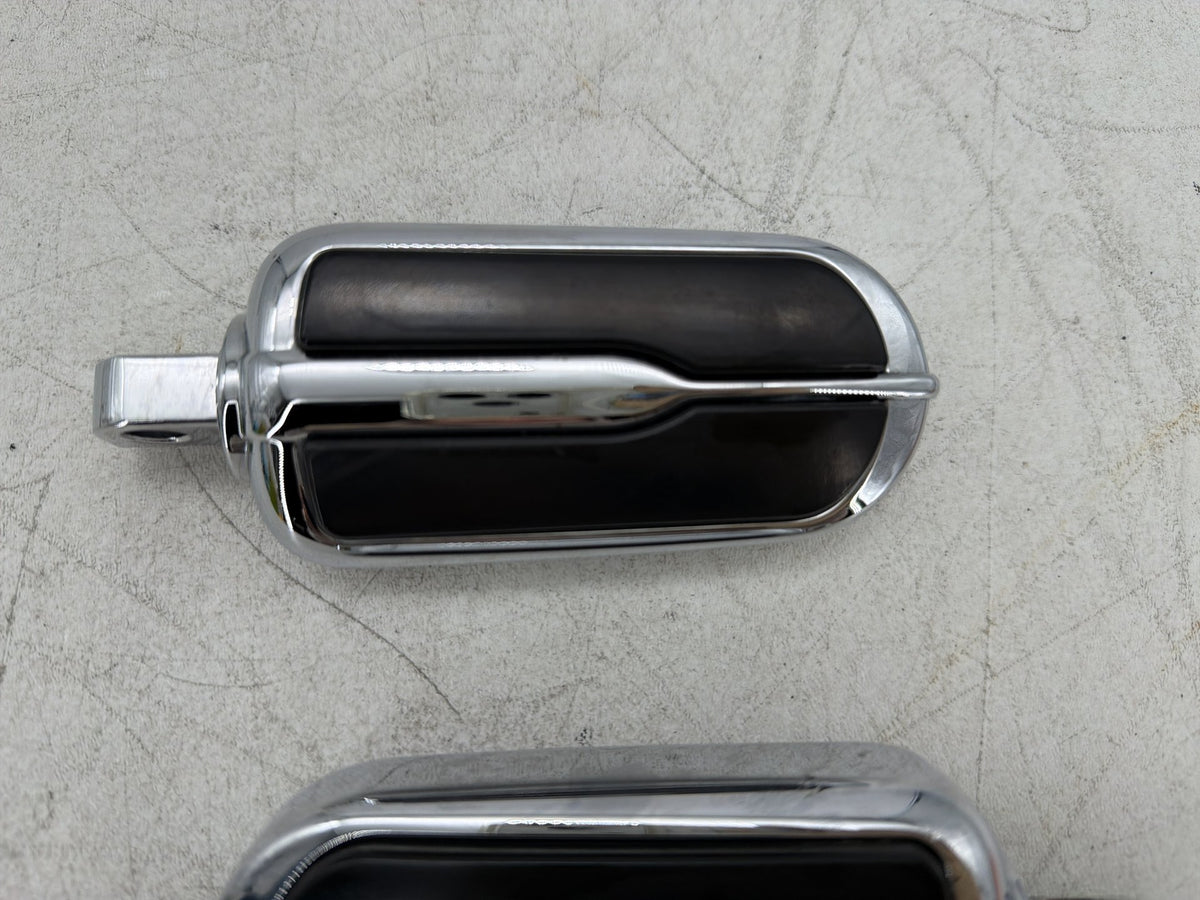 2009 Harley Electra Glide Touring CVO Eagle OEM Left & Right Step Foot Rest Pegs