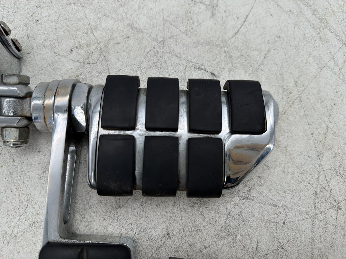 2010 Harley Electra Glide Touring Ultra OEM Front Right Left Highway Foot Pegs
