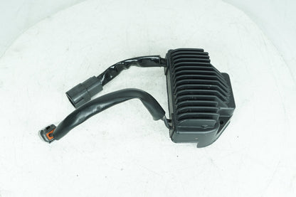 1999 - 2006 Harley-Davidson Dyna Super Glide Voltage Regulator Rectifier   	74631-06
