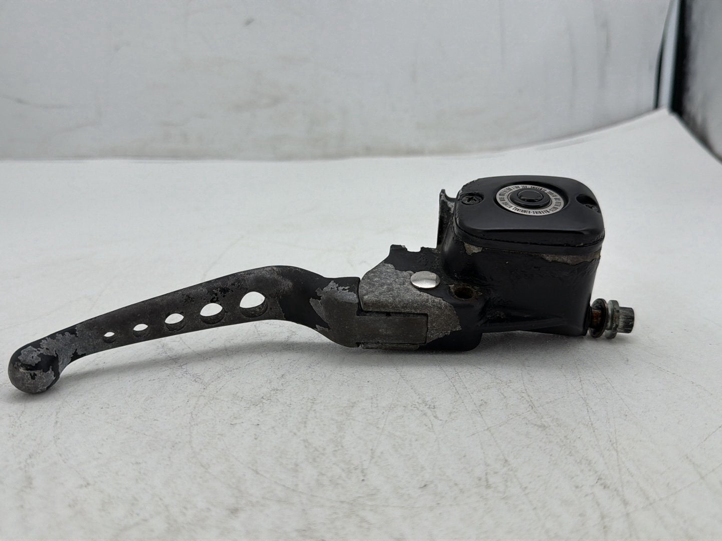 2009 Harley Dyna Street Bob FXDB OEM Front Right Brake Lever Master Cylinder