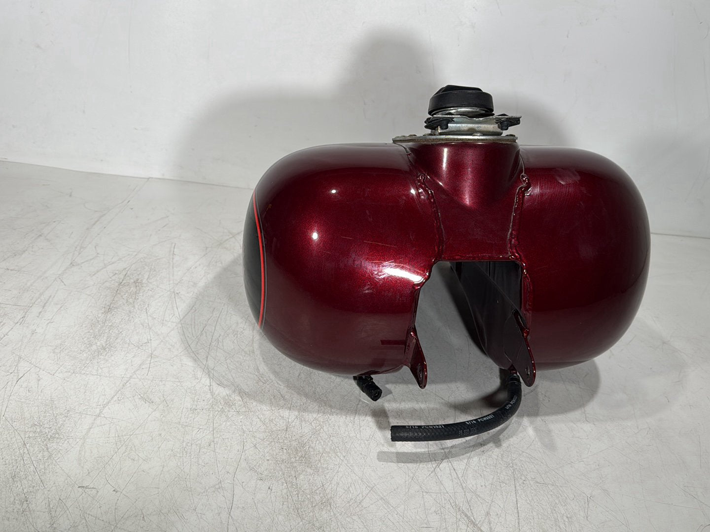 1999 - 2006 Harley-Davidson Touring Electra Glide Classic Fuel Gas Tank Gasoline Reservoir 61356-00