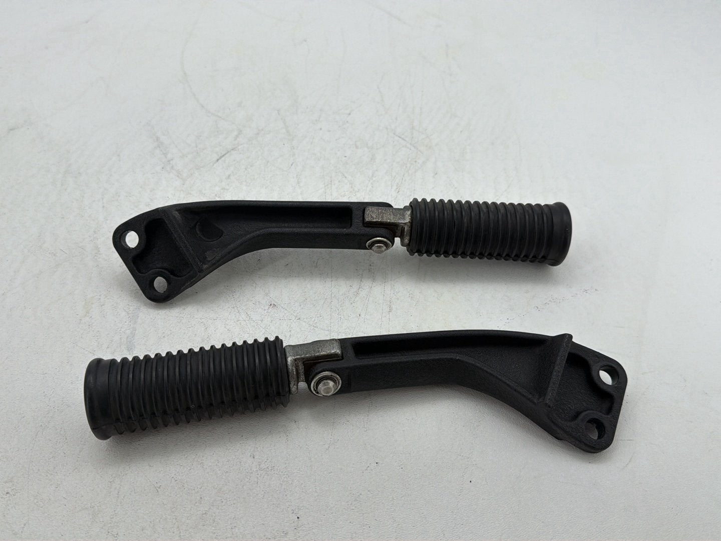 2009 Harley Dyna Street Bob FXDB OEM Passenger Left & Right Foot Pegs