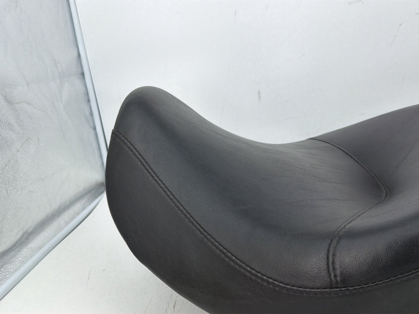 2007 - 2017 Harley-Davidson Dyna Super Glide Custom Passenger Rider Driver Seat Saddle 51819-07