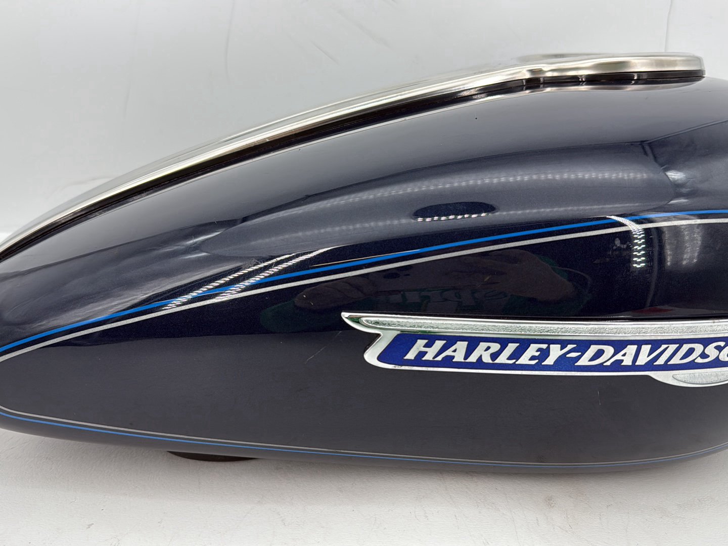 2009 Harley Sportster XL1200C 1200 Custom OEM Fuel Gas Tank Gasoline Reservoir