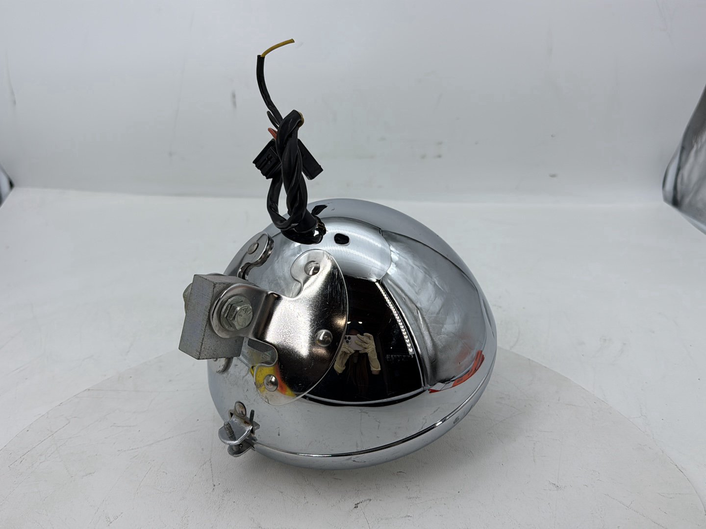 1999 - 2006 Harley-Davidson Softail Heritage Headlight Headlamp Head Light Halogen  	69748-05