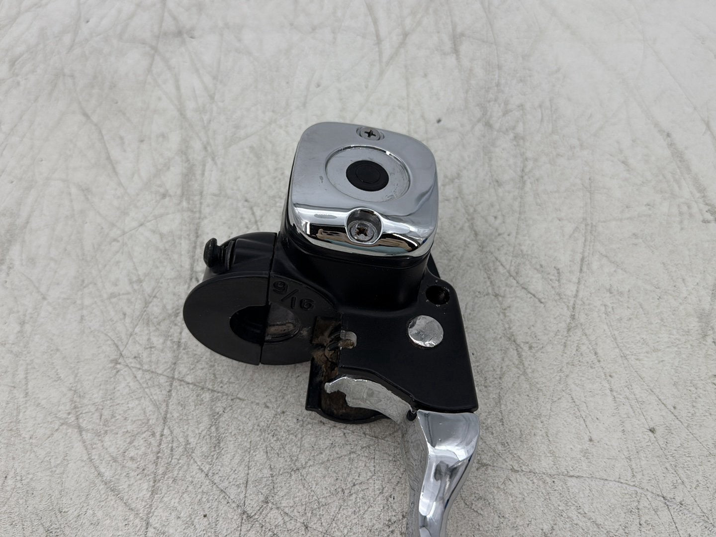 2000 Harley Softail FLSTC Heritage Classic OEM Front Right Brake Lever Master Cylinder