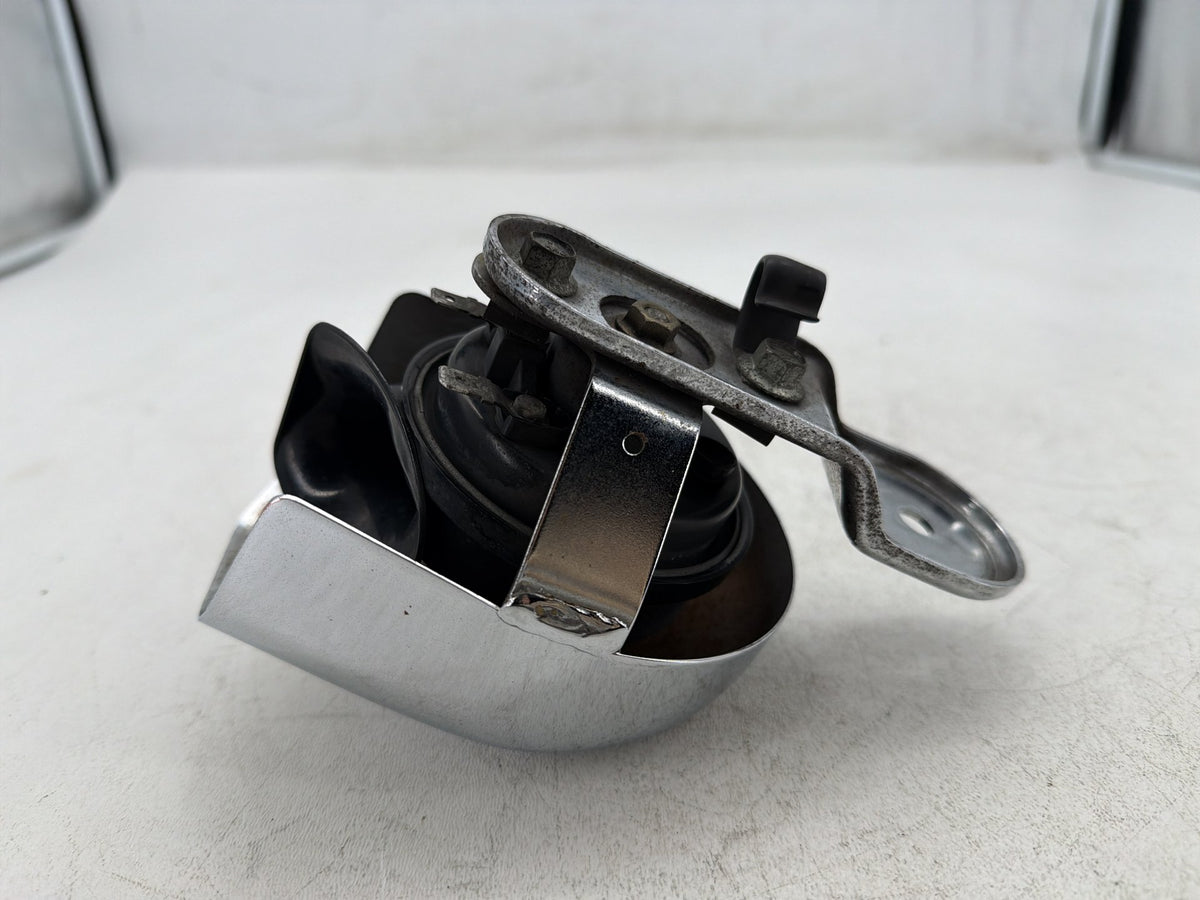 2002 Harley Electra Glide Touring FLHT OEM Horn Signal Klaxon Chrome Cover