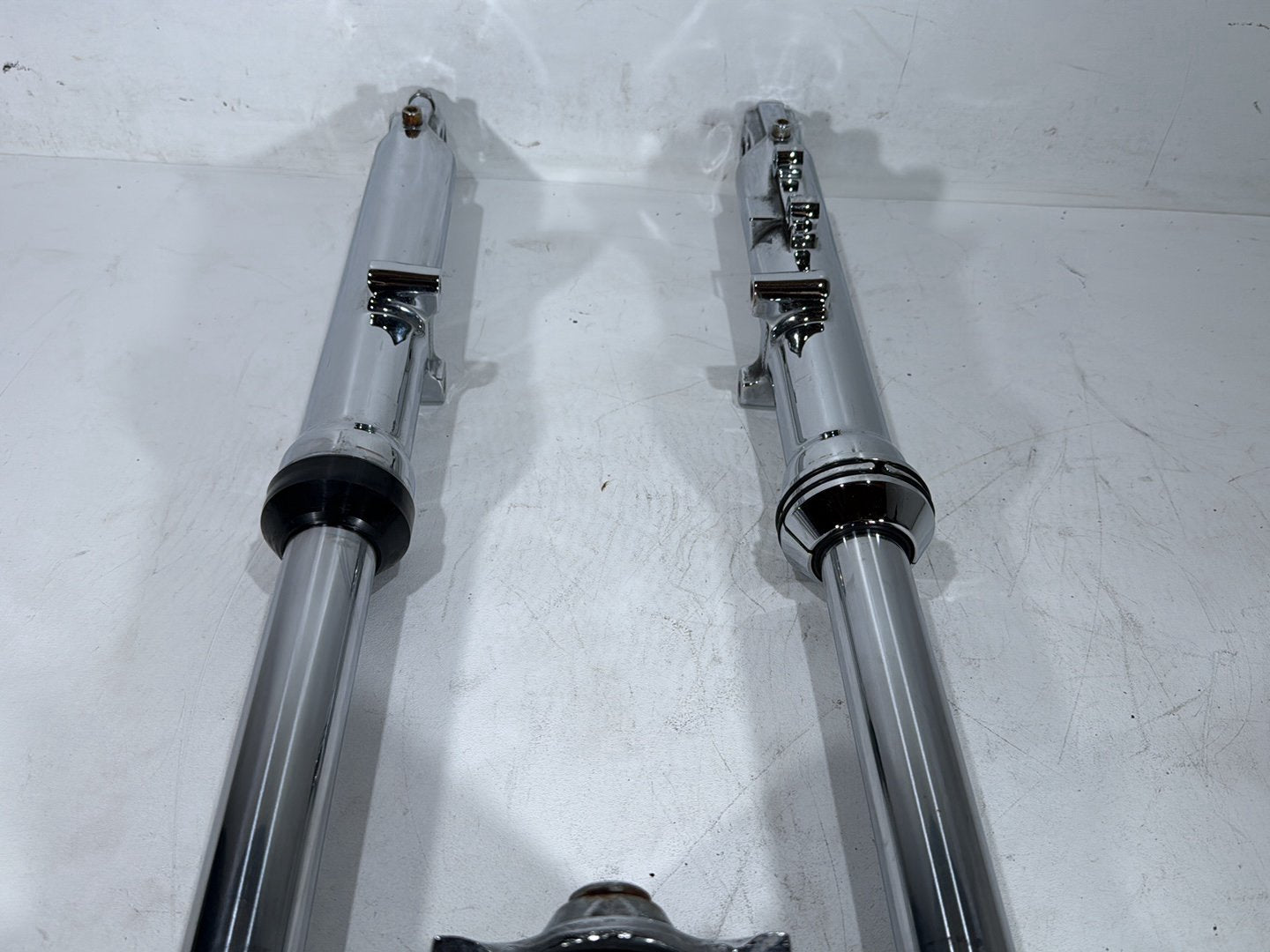 2000 Harley Dyna FXDWG Wide Glide OEM Front Triple Tree Set & LH RH Fork Legs Sliders