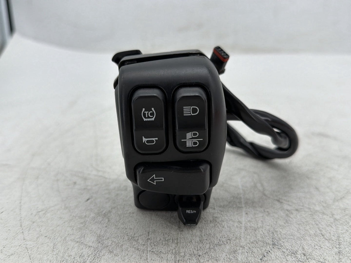 2022 Harley Road King FLHR OEM Left Turn Signal Headlight Switch Control