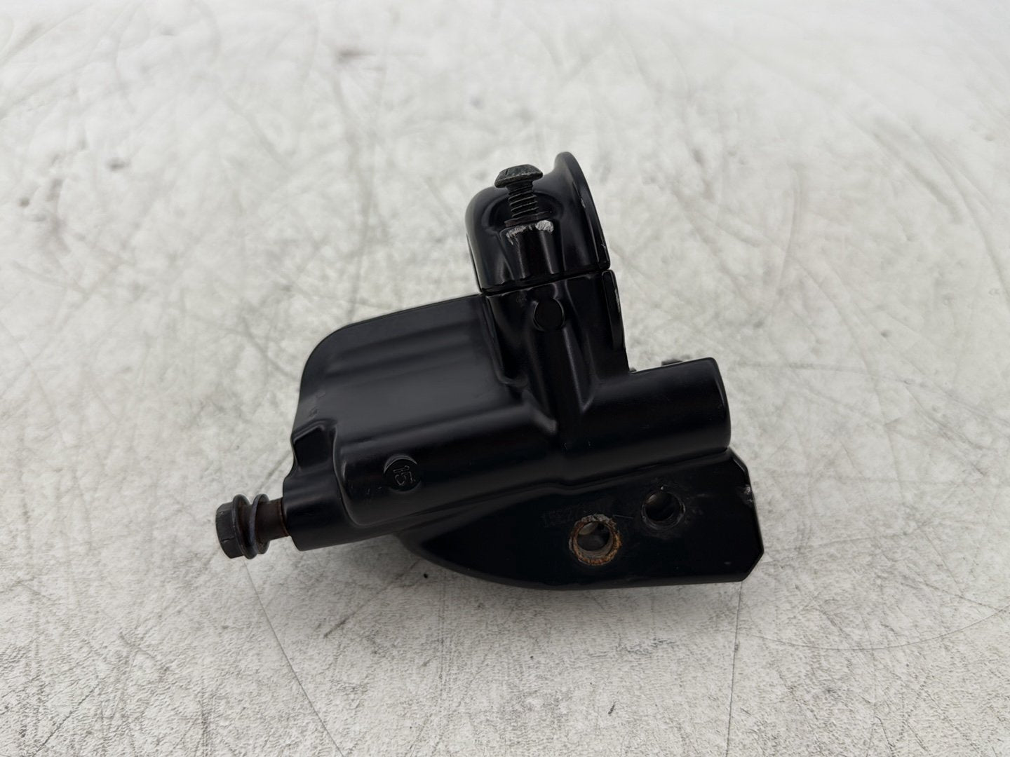 2016 Harley Road King Touring FLHR OEM Front Right Hand Brake Lever Master Cylinder Reservoir