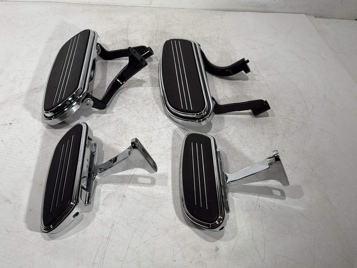 10 Harley Street Glide Touring FLHX OEM LH RH Driver & Pass Floorboard Foot Rest