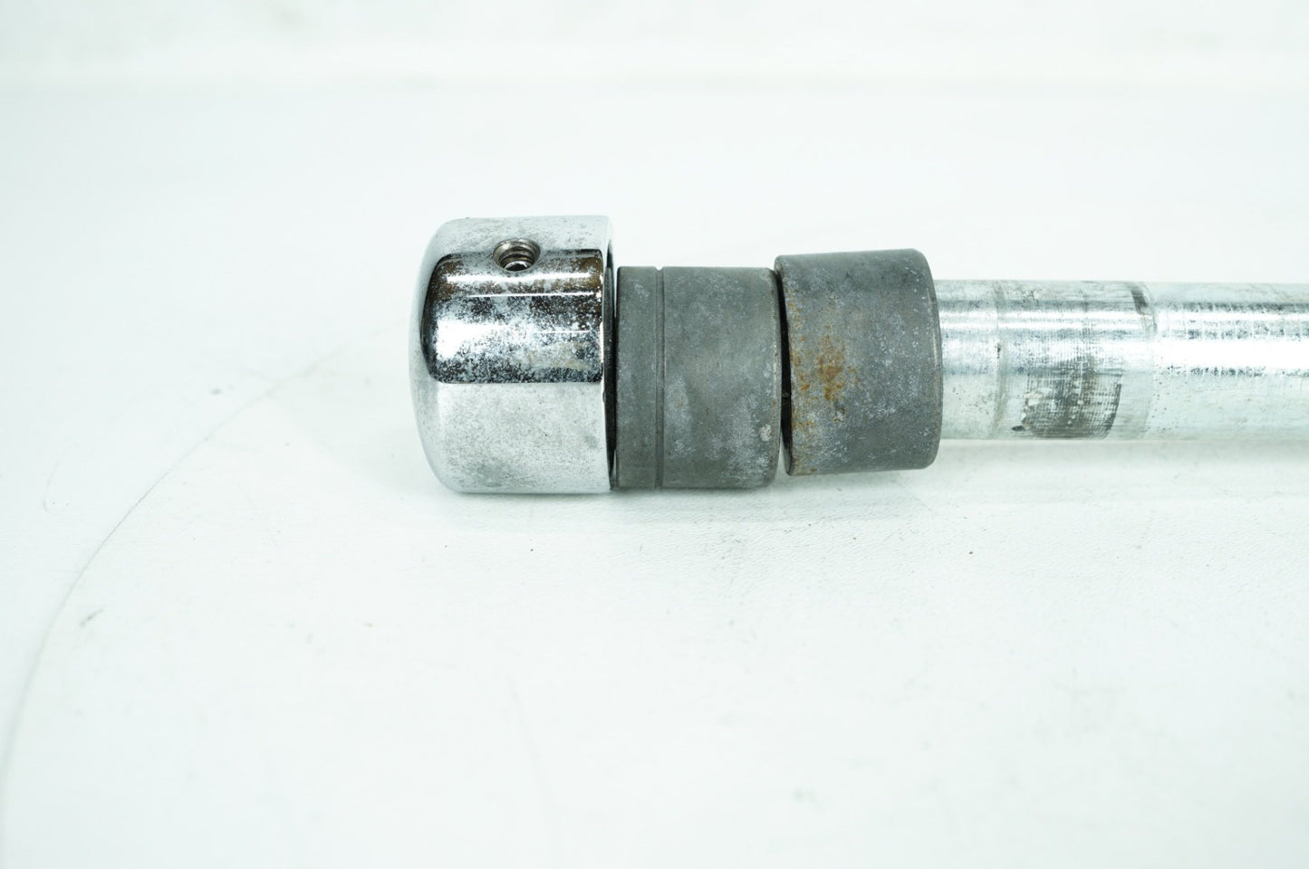 1999 - 2006 Harley-Davidson Touring Road King Front Wheel Axle Bolt Shaft 43364-00