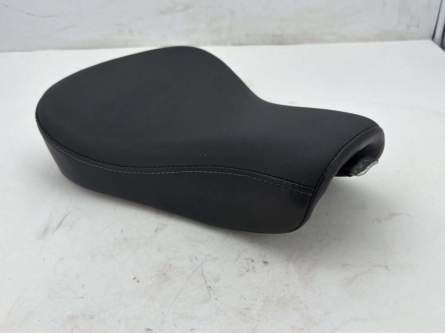 2014 Harley Sportster 1200 Seventy Two XL1200V OEM Rider Driver Solo Seat Pillion