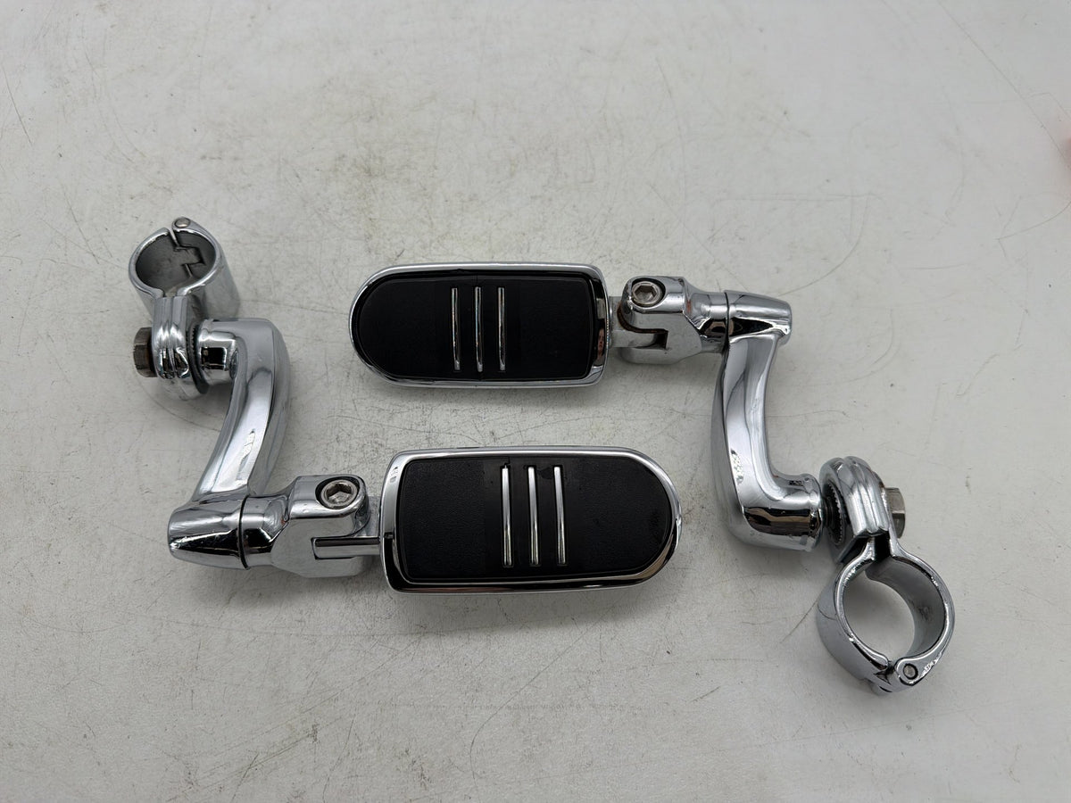 2010 Harley Street Glide Touring FLHX OEM Front Right Left Highway Foot Pegs