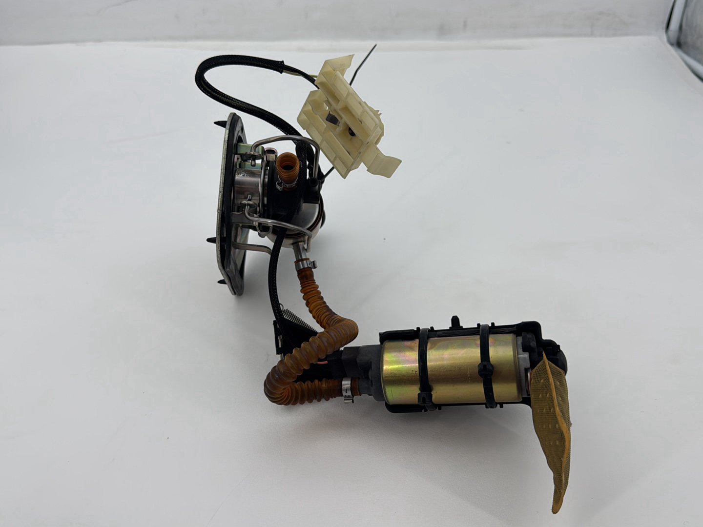 2007 Harley Softail Heritage Classic FLSTC OEM Gas Gasoline Fuel Petrol Pump Sending