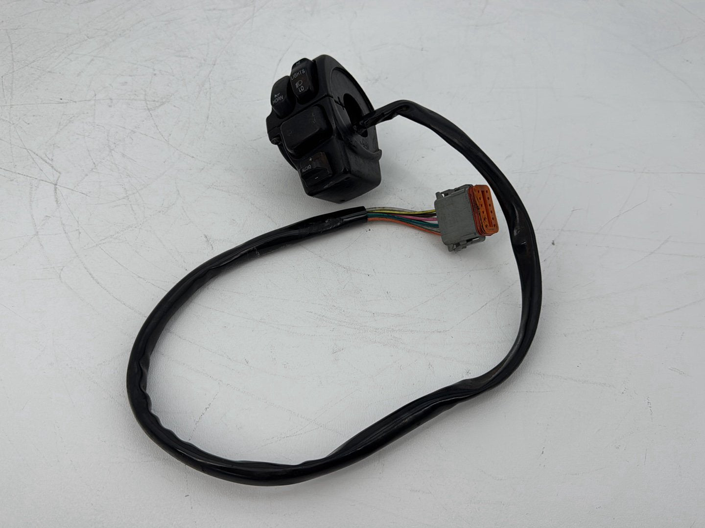 1999 - 2006 Harley-Davidson Touring Electra Glide Classic Left Turn Signal Headlight Switches Controls 71685-06A